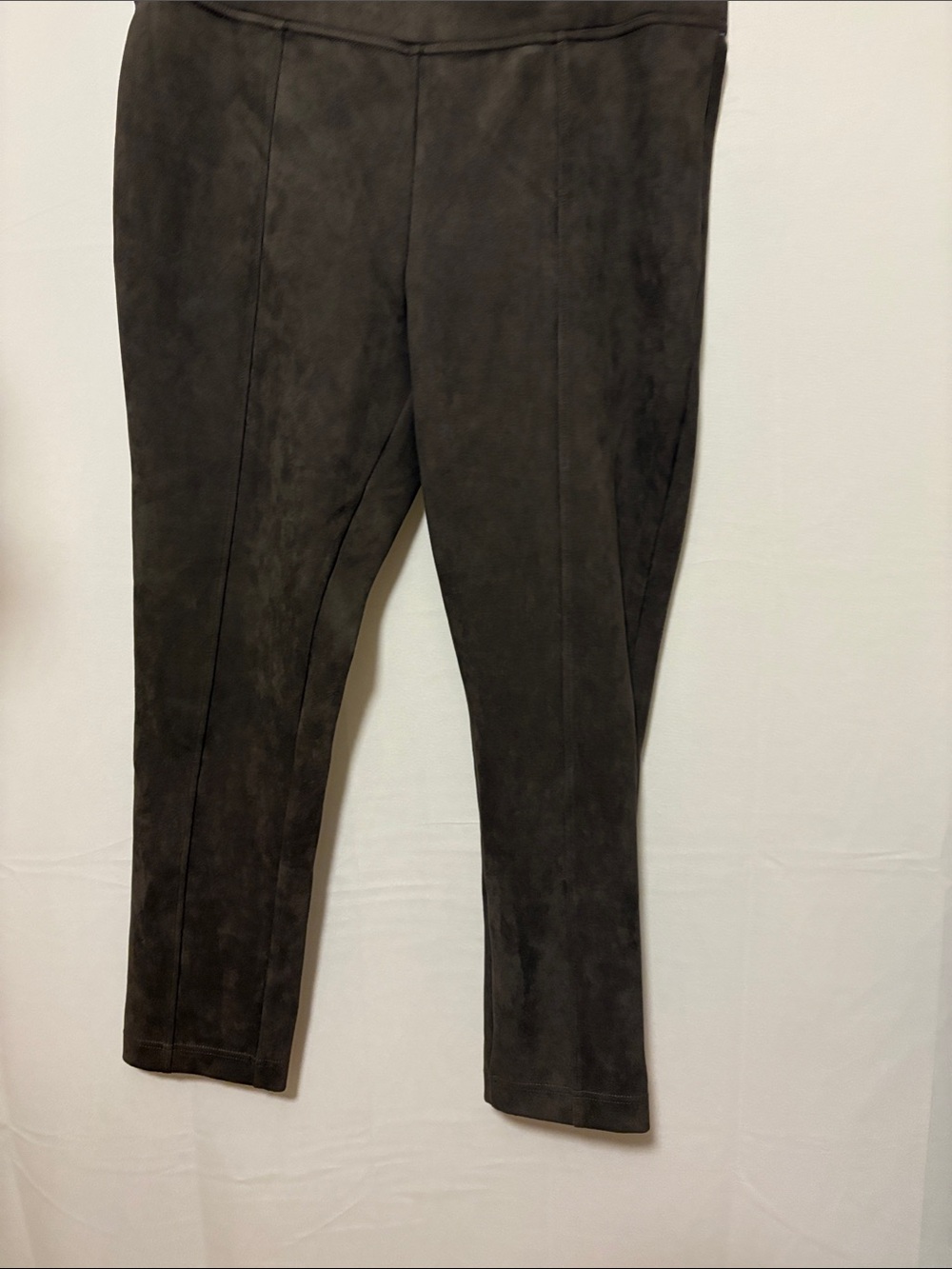 Women's Slim Leg Pants in Dark Brown